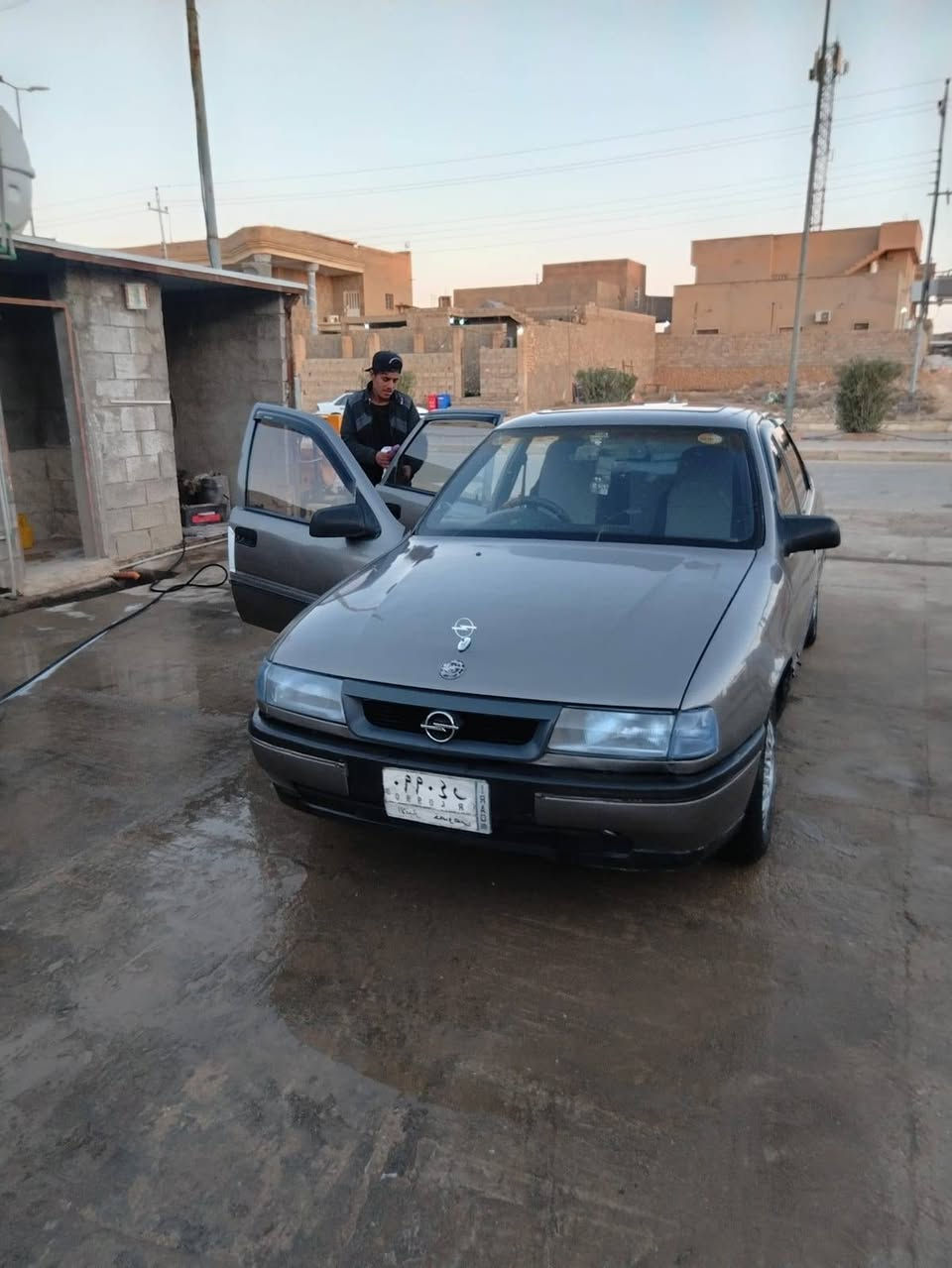 اوبل فكترا موديل 92 بلاديه حجم 2000 مصبوغه عام جماليه بدون  ضربه تخم تاير رقمها انبار شرط التحويل العنوان الانبار قضاء حديثه لل استفسار الاتصال ***********
