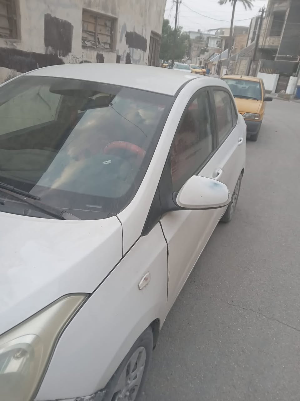 سياره هونداي i10كراند صندوك 
محرك 1200تبريد تدفئه شغال 
لوحه جديده ماشيه 85بيه صبغ باب السايق وجاملغين رقم بغداد
موديل 2016
السعر 75
للاتصال ***********
