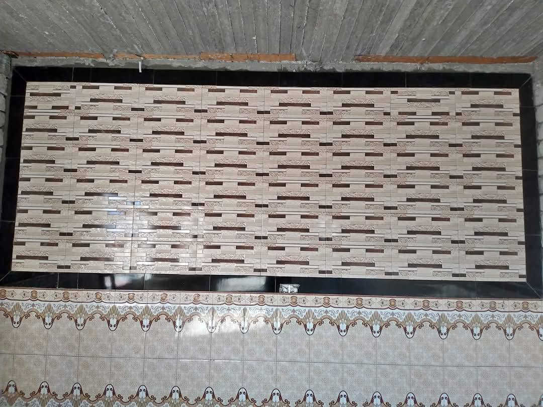 السلام عليكم كادر سيراميك متفرق شغل عل ليزر وبسعار مناسبة ارضي جدار اتصل وتبشر ***********
