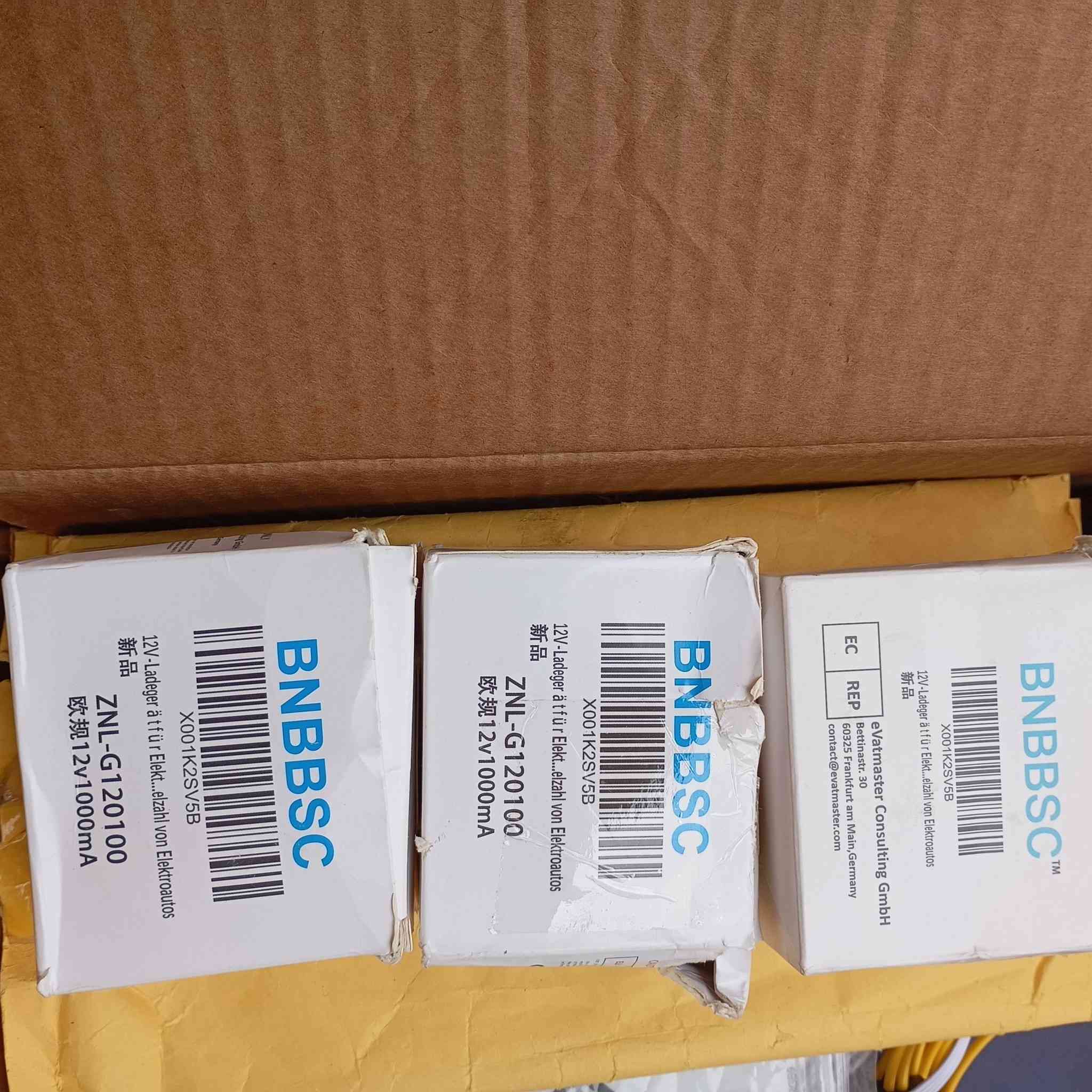 محولات نوعيتين وحده 12 فولت والثانية 6 فولت متوفر 12 سعر القطعة ب 3 وبالعافية


**إذا كنت صاحب هذا الإعلان وتريد حذفه لأي سبب، رجاءا أرسل رسالة إلى الدعم الفني**