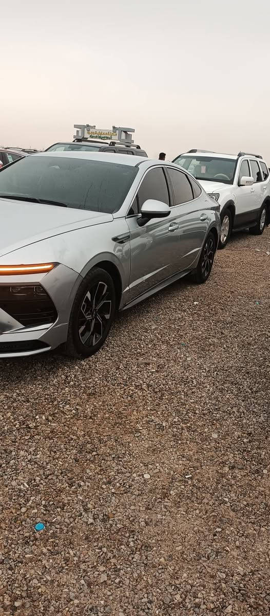 سوناتا وارد امريكي ..2024
حرة بدون رقم..مدفوع گمرگ وضريبة 
بدون ايرباك ..بدون تبديل وصبغ 
بيها 4 مكانات صغار بارد 
مكانها بصرة 
189 وبيها مجال بسيط
***********
