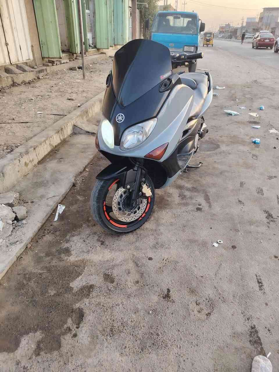 السلام عليكم تي ماكس 2007 دراجه صار بيهه صوت وتركتهه تقريباً شهر ابيع ع هل حطه تجي تحمل وتروح ابيع كوم حديد السعر مليون وميه وبيهه مجال بصيط الراغب بل شراء يتصل ع الرقم *********** 

مكاني الشعب وتحياتي للجميع
