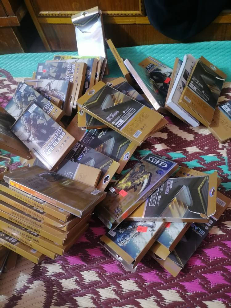 سلام عليكم شباب عندي غراض كفرات ولزكات ستان عرض استان وسوارات مال ساعه ابيعن شلع اليفيدنه يخابرني ***********
