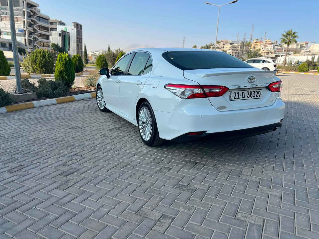 TOYOTA Camry 2020
 مواسەفاتی LE
خلیجی ناو زەرد و تەنها81هەزار ڕۆشتووە
گێڕو مەکینە بە شەرت
تایەی تازە گۆڕاوە 
ڕۆنیگێڕو مەکینەی تازە گۆڕیومە
سەنەوی بەسەرچووە 
یەک پەڵە بۆیاخی هەیە ساردو شوختی نییە
هەمووگیانی لەسەر دەقی شەریکە ماوەتەوە
گاعی بیلاد ڕانەخراوە
ماڵی دۆسته سەیارەی ماڵە
تەبیرید مەرکەزی و برێک بەسمەو ئۆتۆ هۆڵد
سیعر199$
***********
*********** السليمانية, العراق
