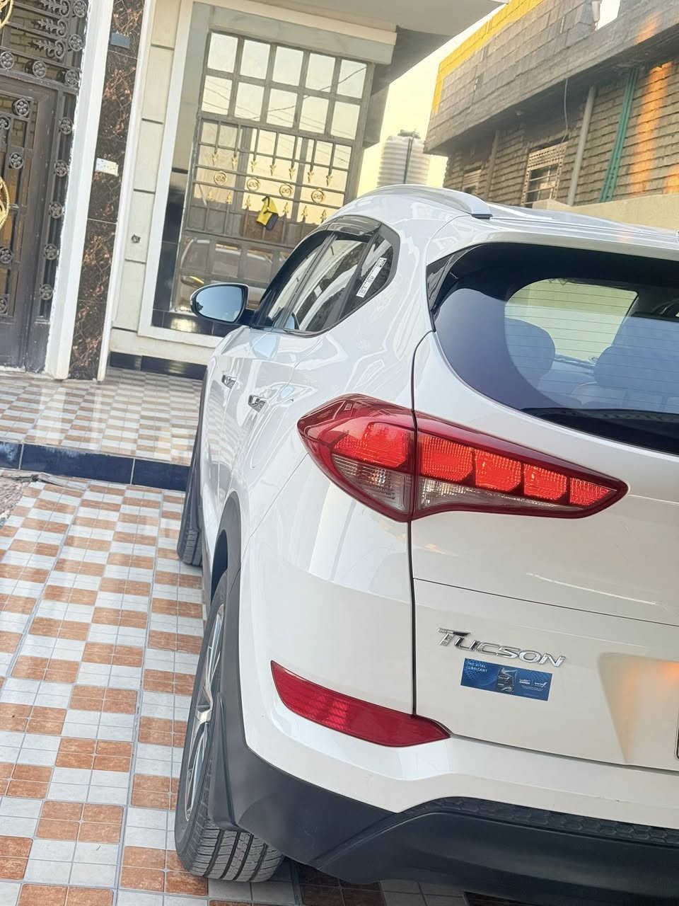 السلام عليكم
توسان 2016 خليجي 
مكفوله كفاله عامه 
رقم بغداد تحويل مباشر 
ماشيه 145 ألف حقيقي 
محرك كير صدر كله ع وضع الشركه 
السعر 177 بيه مجال بسيط 
اللاستفسار اتصال ع الرقم ***********
العنوان الفلوجه
