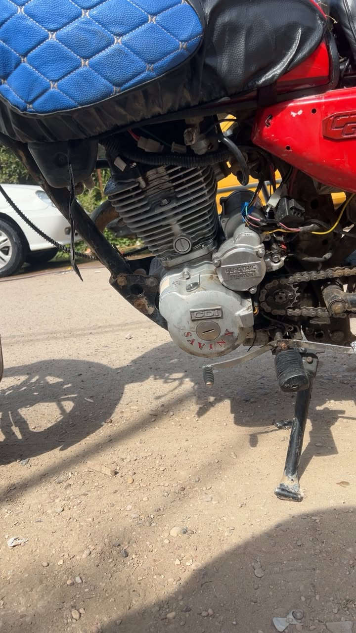 سلام عليكم ايراني موديل 2021 دراجه كامله من كلشي نقصه بس باتري باتريه ضعيف عارضه 350وبيه مجال للشراي متواجد فيسبوك *********** هذا فقط واتس اب
