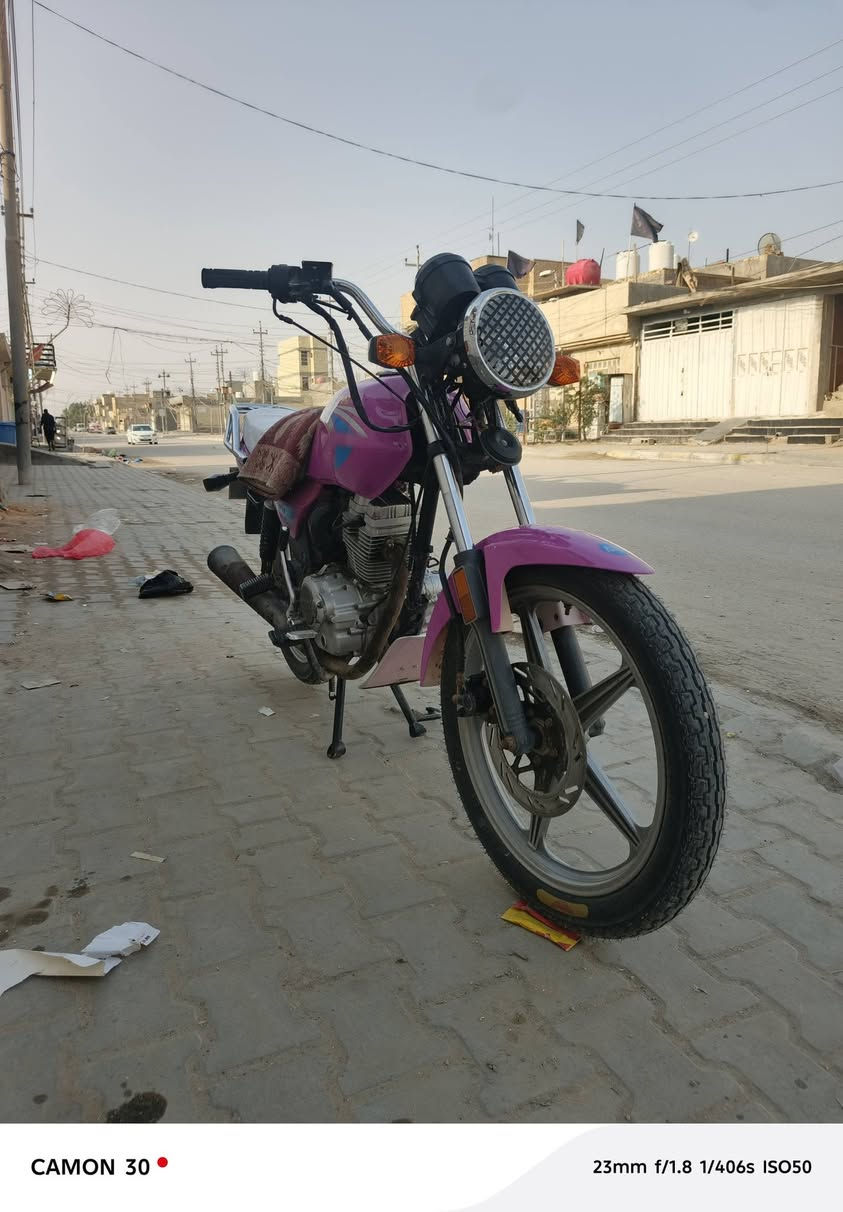 السلام عليكم دايون عضم موديل ٢٠١٨اوراق اصولي فقط وصل المعرض ضايع دراجه كامله كهربائيات اشاير سلف كله شغال سويج سجينه مكينه مجفته السعر ٧٥٠ وبيها مجال *********** متواجد واتساب
