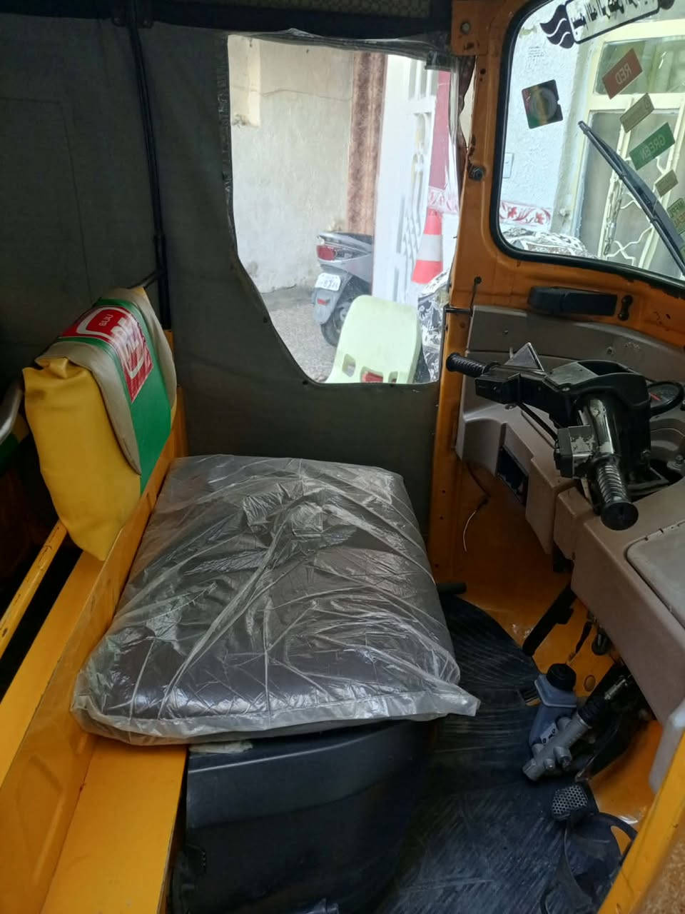 تكتك للبيع نضيفه شغاله موديل ٢٠١٩ سعرهه ٤٨٠٠ مكانه بغداد الحريه***********
