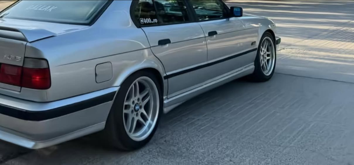 تخم وياله وياهن زوج تاير للبيع *********** سعر كلش مناسب
