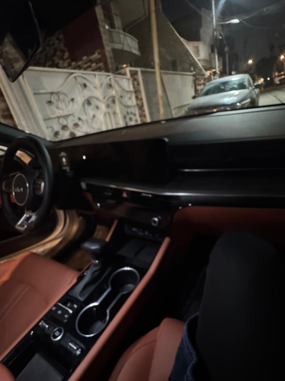 سلام عليكم من رخصة الادمن المحترم سياره كيا K5 2026 فئة VIP اعلى فئة مواصفات السياره• الكاميرا الخلفية كاميرا اماميه كاميرا محيطيه بالمري 360 درجه السياره ماشيه 6000 KM بعدها زيرو 
 • سقف بانورامي
 • التحكم على المنحدرات
 • تدفئة المقاعد تبريد المقاعد 
 • مستشعر وقوف
 • كاميرا 360
 • تبريد المقاعد
 • فتحة سقف
 • مسند الذراع
 • شاشة
 • مرايا جانبية كهربائية
 • مثبت السرعة
 • نظام المفتاح الذكي
 • مراقبة النقطة العمياء
 • 2
 • التحكم التلقائي في درجة الحرارة
 • 6 وسادة هوائية
 • المصابيح الأمامية ليد
 • عرض المعلومات على الزجاج الأمامي
 • أبل كار بلاي
 • التشغيل عن بعد
 • أندرويد أوتو
 • ABS
 • كشافات ضباب
 • وضع القيادة
 • تعليق تلقائي
 • فرامل الوقوف الإلكتروني
 • التحكم الإلكتروني في الثبات
 • نظام مانع السرقة
 • تبريد خلفي
 • مرايا جانبية مدفأة
 • قفل الأمان للأطفال
 • حساسات ضغط الإطارات
•كرسي السائق خزن ميموري 
•وضعيات قياده اربع وضعيات SPort وECOوNormalو My drive                                      •صندوق كهرباء فتح وغلق تلقائي.                           السياره كلين تايتل مكفوله كفاله عامه           سعر السياره ومراوس بجيب خليجي sللاستفسار الاتصال على الرقم ***********
