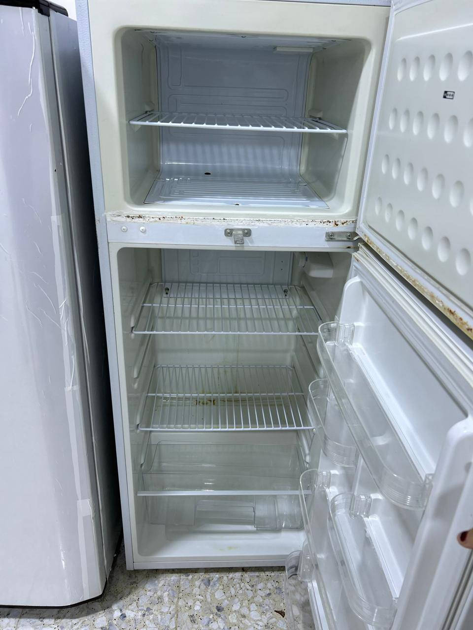 ثلاجة مستعملة نظيفة للبيع شغالة ما بيها شي السعر 100 وبيها مجال بسيط وتوصيل موجود بس سعر التوصيل وحد


**إذا كنت صاحب هذا الإعلان وتريد حذفه لأي سبب، رجاءا أرسل رسالة إلى الدعم الفني**