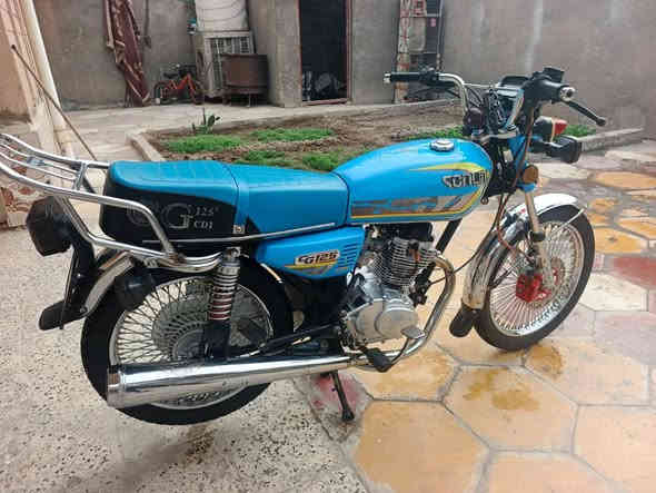 دراجه للبيع موديل 24 كفاله عامه دراجه مال جناي محرك ما مفتوح اوراق كامله مكان ديوانيه دغاره دراجه حلوه كلش سعر 700 وبيها مجال رقم الهاتف ***********
