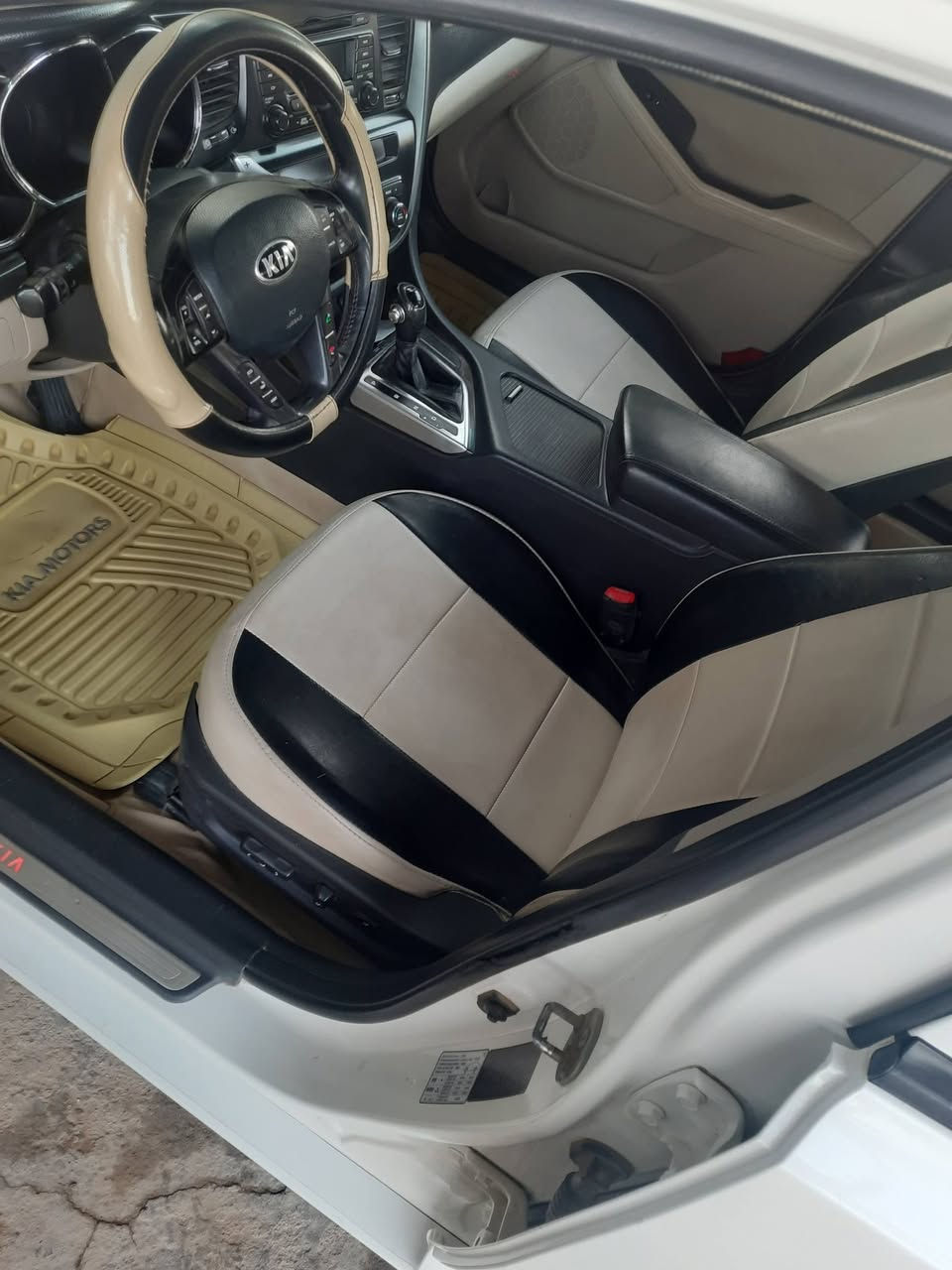 اوبتيما خليجي موديل 2013 سنويه باسمي فول موصفات ١ على ١ بنوراما 
مكفوله من صبغ وتبديل كفاله عامه 
السعر 145
***********
