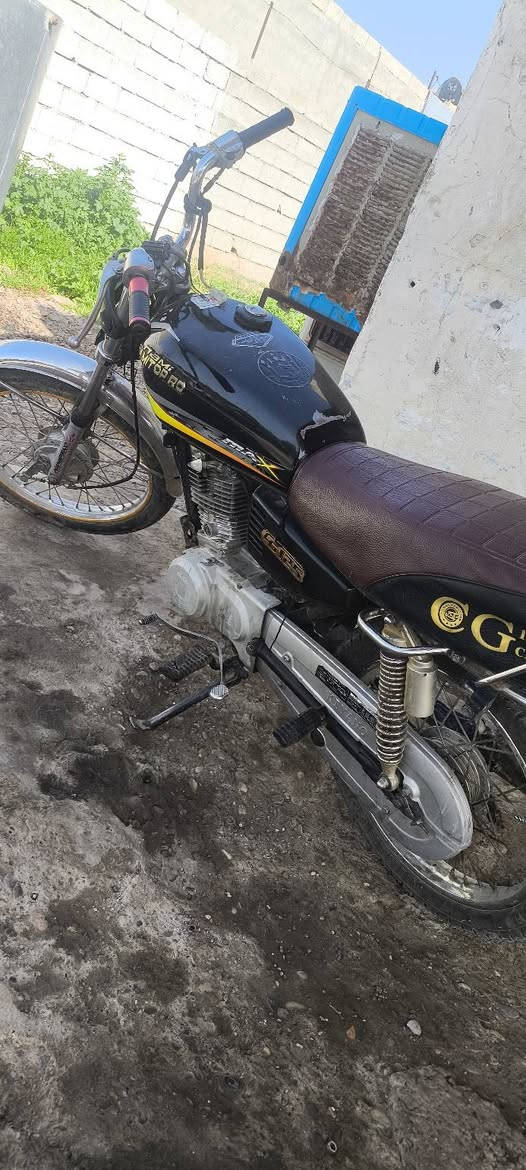 دراجة نامي 3حرف للبيع اي عيب مابي اوراق كامل سعر300اوبي مجال سكن خانقين منطقه محطة قرب مركز ازادي رقم الموبايل ال شراي ين تصل ***********
