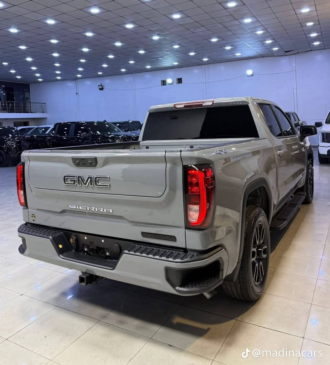 للبيع جمسي سيرا
مديل 24 الفيشن شكل الجديد 
ماشيه 10 الألف ع وضع الشركة 
داخل او خارج شكل جديد 
تضلل سنويه 
لون مميز سمنتي 
حادث جاملغ او بنيد بدون دواخل 
مكينه 2.7 تيربو 🚀
كير 10 نمر 
السعر 385 
***********
***********
مكاني بغداد 
غير متواجد ع فيس
