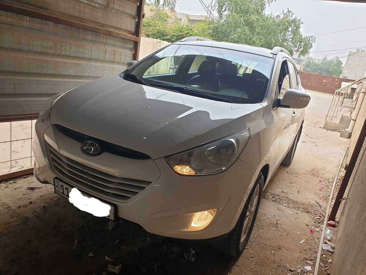 السلام عليكم  ...
توسان 2013 خليجي بأسمي رقم بغداد دولي 

مكفوله من الصبغ والتبديل بيها بارد قليل ممبين 

سياره جديده جدآ ماشيه 93.600 كم

الكشنات مدوشمه جلد درجه اولئ والارضيه جلد 

 السياره علئ وضع الشركة ... كلشي بيها بلادي

السعر 155$ مكان السياره بغداد ابو غريب حي الرساله

للاستفسار *********** متوفر واتساب
