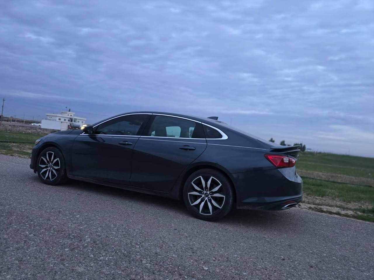 السلام عليكم
ماليبو 2021 RS مواصفاتها معروفة ماشية 53 قابل للزيادة مكينة وكير مكفولات 

كل شي بيها تمام مناقصها اي شي ابداً بيه صبغ بنيد ونص جاملغ بدون دواخل هزه ورقم جديد بأسمي رقمه اسليمانية

سعرها 115 مكانه بغداد حي الخضراء
***********
