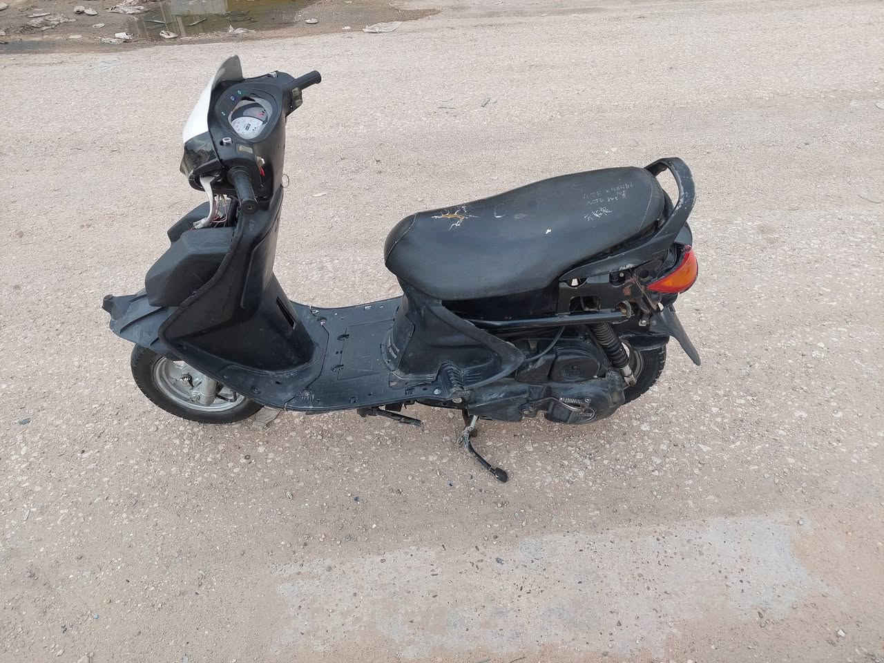 لام عليكم دراجة فراشة لبيع مكينة مفتوحة بس خرسة شلعة معدل فول كهربايات كلة شغال نكرة سلف مكان نجف حي الوفاء سعر 250 بيهة مجال هاذة رقمي *********** واتساب ما متواجد ع فيس
