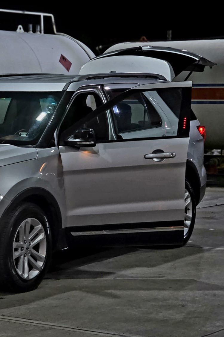 بۆفرۆشتن. 🩶🇺🇸للبیع

‏Ford Explorer XLT 2017
‏91,000mile

7 مقعد ، تاك اكسل ، 6 پستۆن 3.5 
کوشن کارەبا ، بەسمە و رمز 

سەنەوی تاکو ٢٠٣٠ ژینگە و هەموشتێکی دراوە  
ڕەقەمی نوێیە
 گێڕ و مەکینە بە شەرت 

سەیارەکە زۆر پاک و توند و تۆڵە 
4 تایەی لۆکی لەسەرە ، سپێری دانەبەزیوە 
بەرگە کوشن و جوانکاری بۆکراوە  
کتابی دەرەوەی وڵاتی بۆ کراوە  

دعامی بۆ دعامی یەک دینار مەسرەفی تێدانیە ، 
ماڵی دۆستە هەمووشتیکی بۆکراوە
 بە شەرتی تەحویل و بەناوکردن

هیچ دەعمێکی نیە لێرە ، سندوقی ڕەشی ئەمەریکایە
٤ یا ٥ ساردی بچوکیشی هەیە 

سعر /في التعليق يتم الرد فورا على المسنجر ✍🏻

نرخ/ لە کۆمێنت بنوسە یەکسەر وەڵام دەدەیتەوە 📮

ژمارەی خاوەن سەیارە : ***********☎️
واتساب
