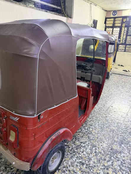 السلام عليكم تكتك موديل 2018 رقم وسنويه انكليزي شهر 12 مكينه بيه مال 20 اي نقص ما مابيه مكاني الكماليه رقمي *********** السعر 4500
