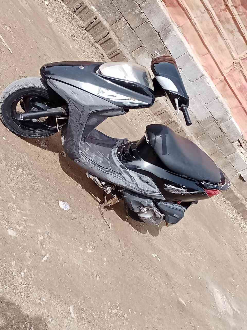 السلام عليكم شباب دراجة ابريز فحل مكفولة كفالة عامة كلهه ابلادية وكلهة شغالة كابريتر  سلف ابلاديات كفرات كلهه ختم وية المكينة وكهربايات كلهن شغالات شلعة ومعدل ونعومة تأكل الكاع اكل جديدة بمعنة الكلمة صارلهة 21 يوم من امنزلهة رمبة وصلهة والمنفيس لاصليات موجودات العنوان بغداد باب المعضم ولا ستفسار ***********
