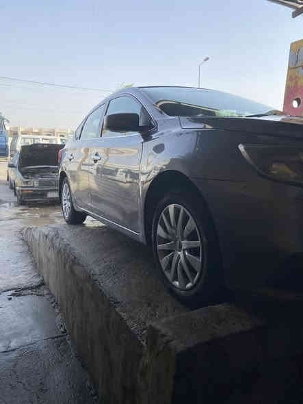 سلام عليكم 
نيسان سنترا ٢٠١٧ 
شماليه وكاله بسمي تريد سنويه تريد وكاله بكيفك 

السياره مبدل بنيد و اربع اصابع بارد بلجاملغ الامامي
و طخات شارع يعني يرادلها بوليش السياره تترجع وكاله 
 
كير مكينه تبريد كفاله عامه 

السياره بيها نقوصات يوكع من سعرها 
مكاني بغداد ابو غريب شارع الزيتون 
سعر  ١٠٨

***********
