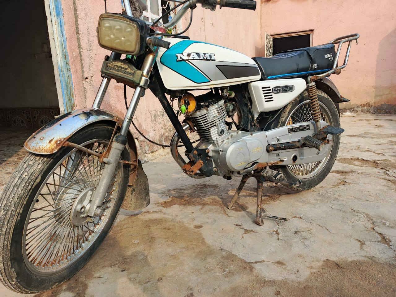 دراجه موديل 19 نوع المحرك نامه برو اوراق أصولي ابيعك ومكاتبه عن السرقه اكرر اوراق أصولي السعر 400 وبيهه مجال بسيط  دراجه نضيفه عوزه بس كهربائات
اني مكلف بلنشر 
غير متواجد على فيس فقط نتصال
  التواصل *********** الرميطة, المثنى
