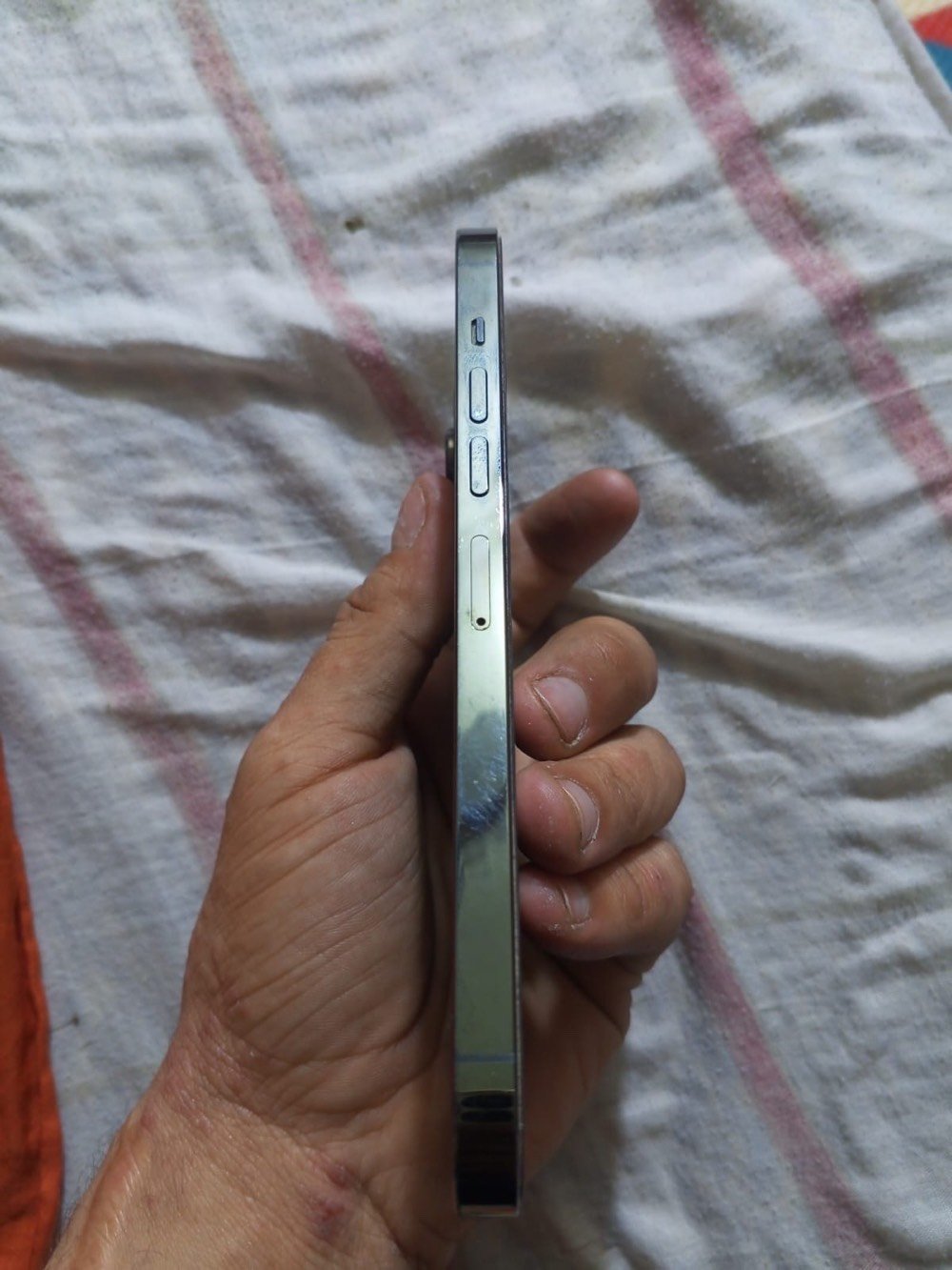 13برو ماكس مستخدم  بطاريه87جهاز مكفول من كلشي يعني مكفول كلش فول سسعره725وبي مجال بسيط كلش  ذاكره 256     رقم ***********فقط على الرقم بدون خاص  مكاني مدينة الصدر