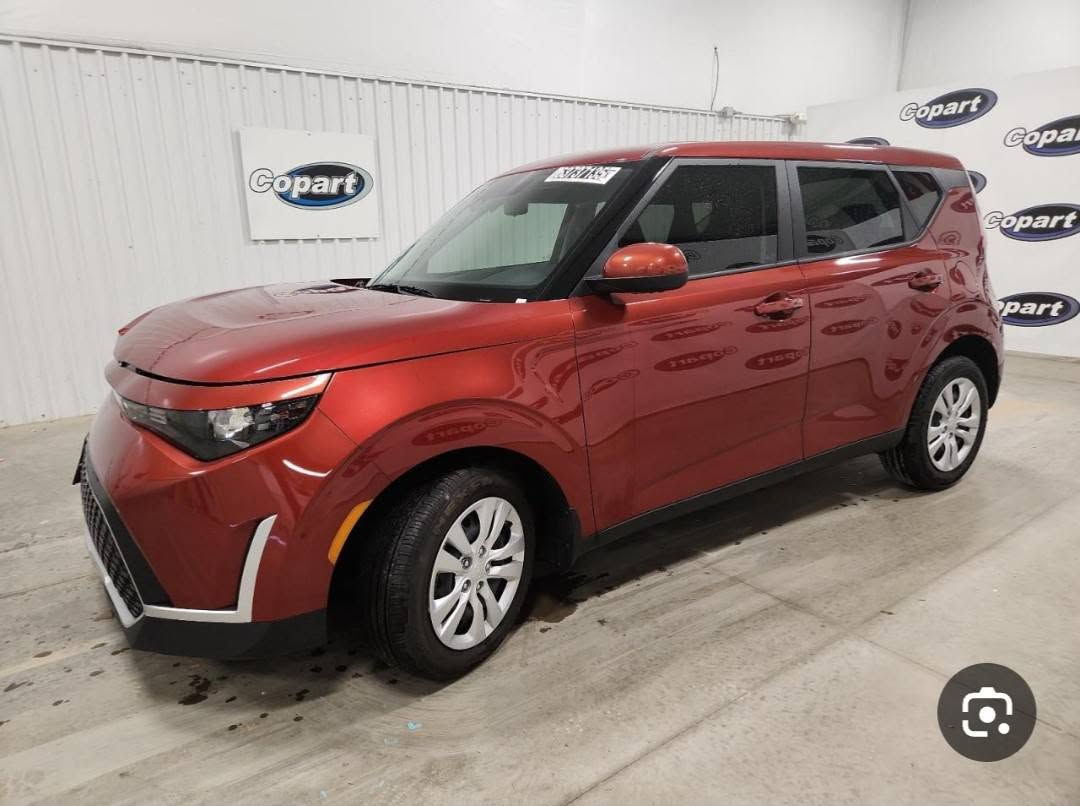 🚗 Kia Soul 2025
كيا صول 2025

, رقم بغداد 
▪️ ماشيه 12.000 ميل فقط
دخول جديد 

✨ المواصفات:
محرك 2000 دوش
✔️ نص فول 
✔️ ،شاشه +
✔️ كامره + مانع نزلاف 
✔️ مثبت سرعة + تحديد مسار  
✔️ شحن وايرلس+

🚗 الحادث:
كما موضح بالصور، تبديل جاملغ نفس اللون اصلي 
الإيرباك بردة وستيىرن طاك  

📍المكان: بغداد – المحمودية  
📞 ***********
*********** 
السعر 152 وبي مجال قليل
