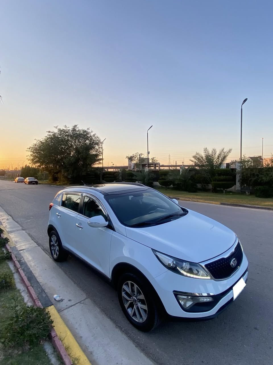 السلام عليكم
سبورتج خليجي ٢٠١٤ رقم بابل(١٨) الدولي  (تحويل بجميع المحافظات)
فول موصفات
١-بانوراما
٢-حساسات
٣-اشاير مري + مري شفط
٤- مازدات لد
٥- ايرباك عدد٨
مكينه وكير مكفوله حجم المكينه ٢٠٠٠
السياره صار  بيها صبغ جاملغ خلفي وباب ودائره بالصندوك موضحه بالصور 
السياره حيل حلوه وجديده احلى من الصور  
مكان السياره بغداد
سعر مناسب١٣٣ وبيها مجال بسيط
***********
