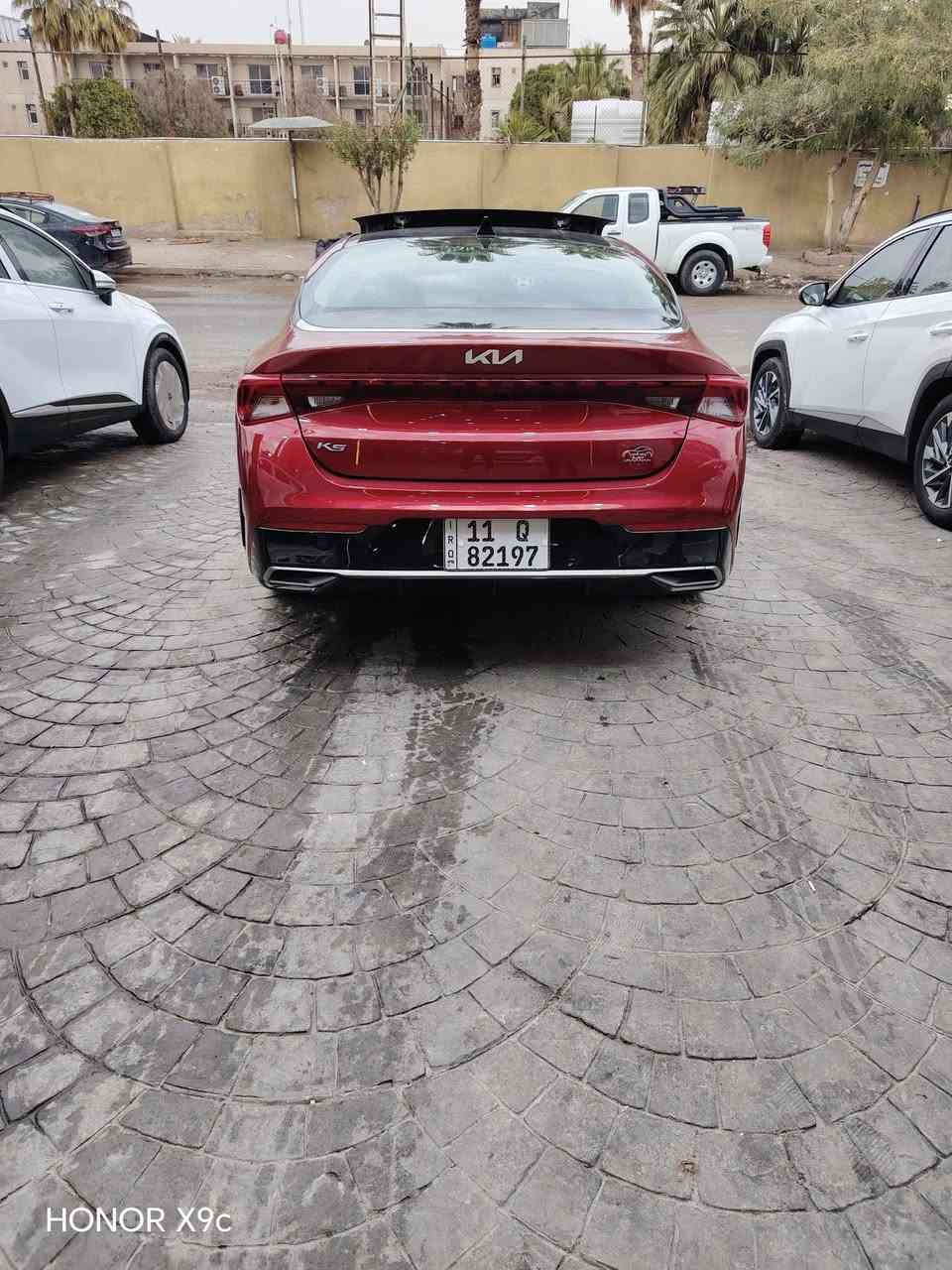 سلام عليكم للبيع كي فايف موديل ٢٣ سيارة فول الفول سعر 190 ورقة بيها مجال للطيبين سكن بغداد رقم الهاتف ***********
