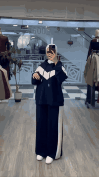 السلام عليكم من رخصه صاحب البيج عيني اني ابيع ملابس نسائي واطفال وهذا رقمي *********** وهذن حساباتي وربي يرزق الجميع
