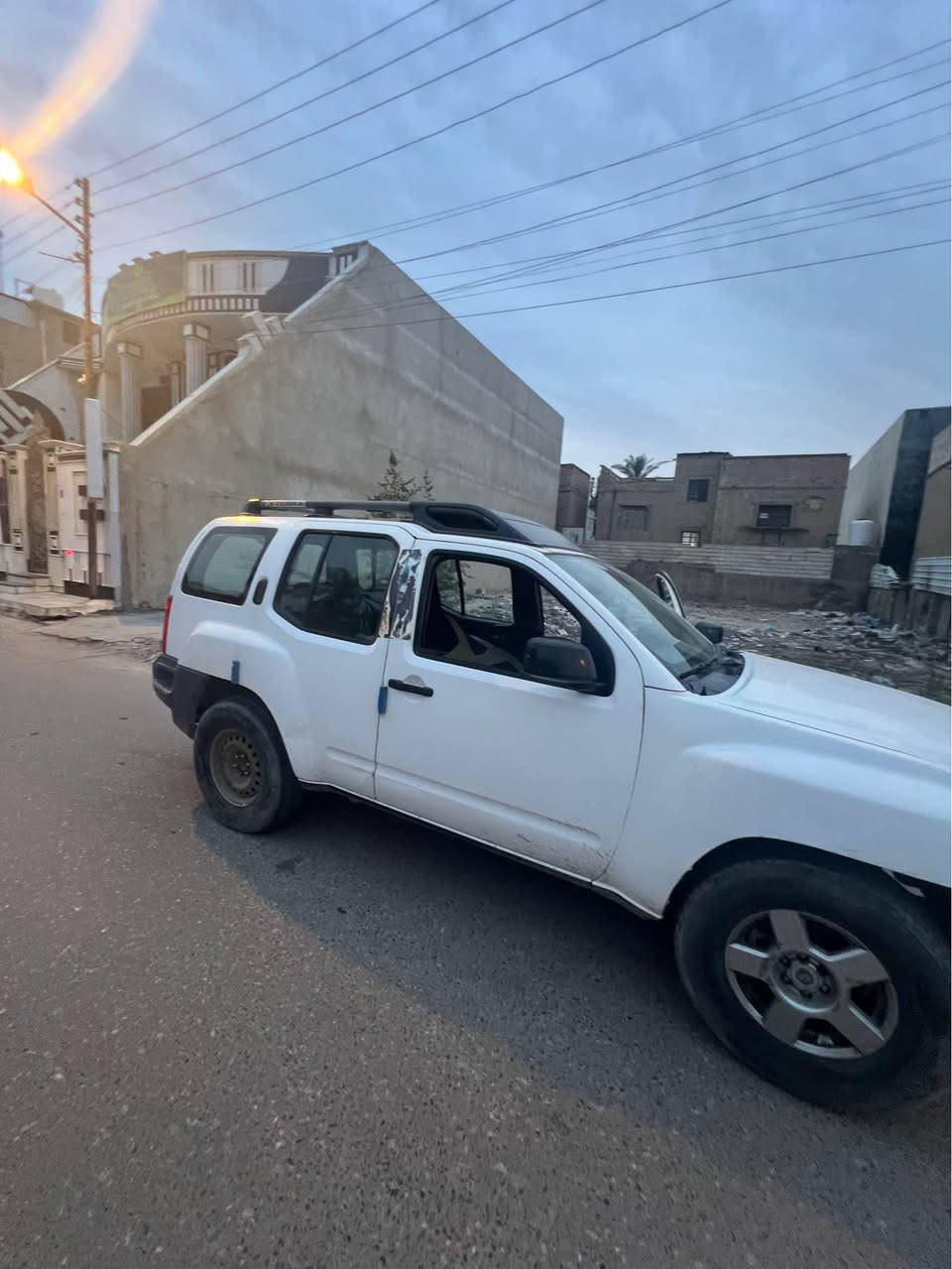 السلام عليكم نيسان اكستيرا موديل 2008
محور مكينه بطه 2500
نضيفه ومرتبه تبريد ثلاث قطع شغالات 
السعر 75 وبيه مجال رقم الهاتف *********** البصرة, العراق
