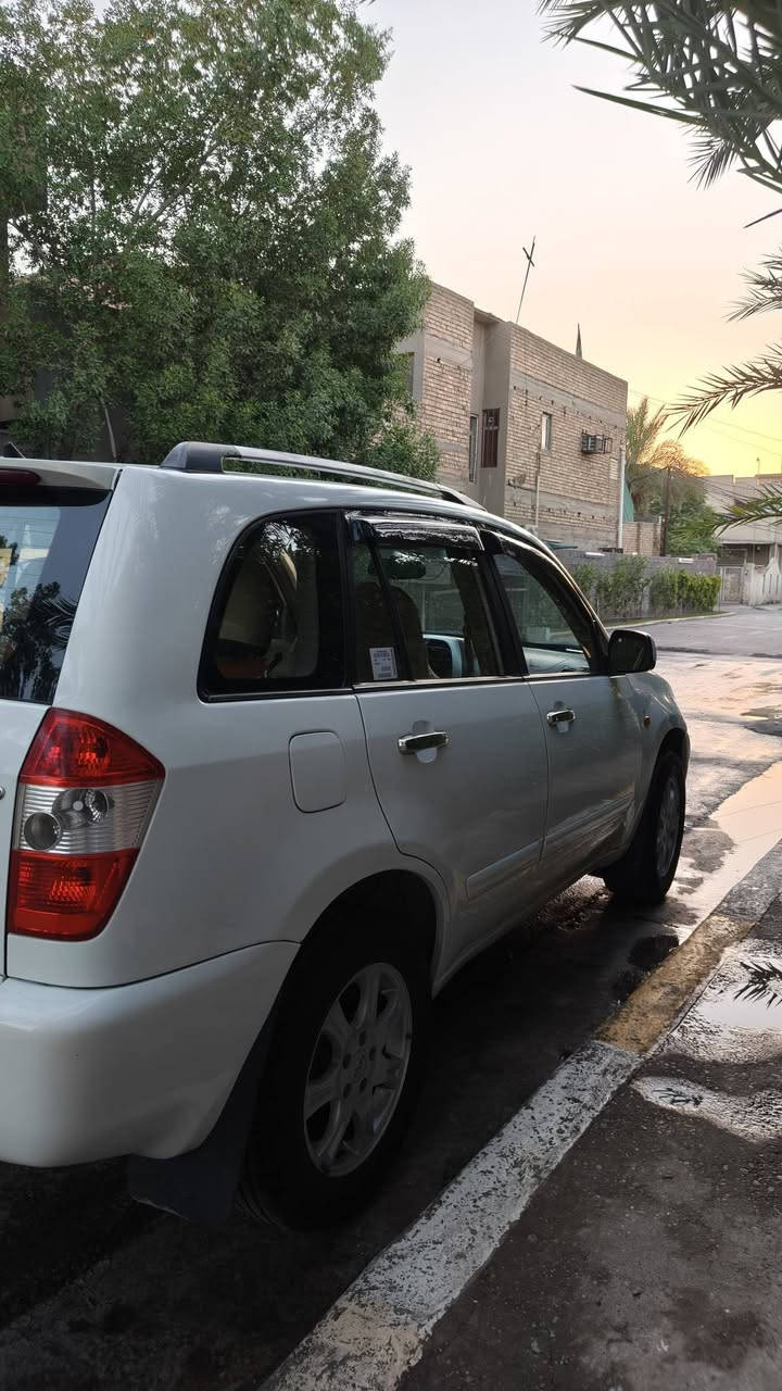 سلام وعليكم تيگو ٢٠١٢ سيارة كلش نضيفة وجاهزة مكينة كير حدادية خير من الله تبريد ثلج كير ميكانيك  مكينة ٢٠٠٠ غرفتهة نضيفة بيهة صبغ باب خلف السايق دواخل بلادية بدون ضربة وبدون خياس كهربائيات شغالة ماشية ١١٠ رقم بغداد الماني مكاني بغداد سعر ٥٥ وبيهة مجال رقم ***********

