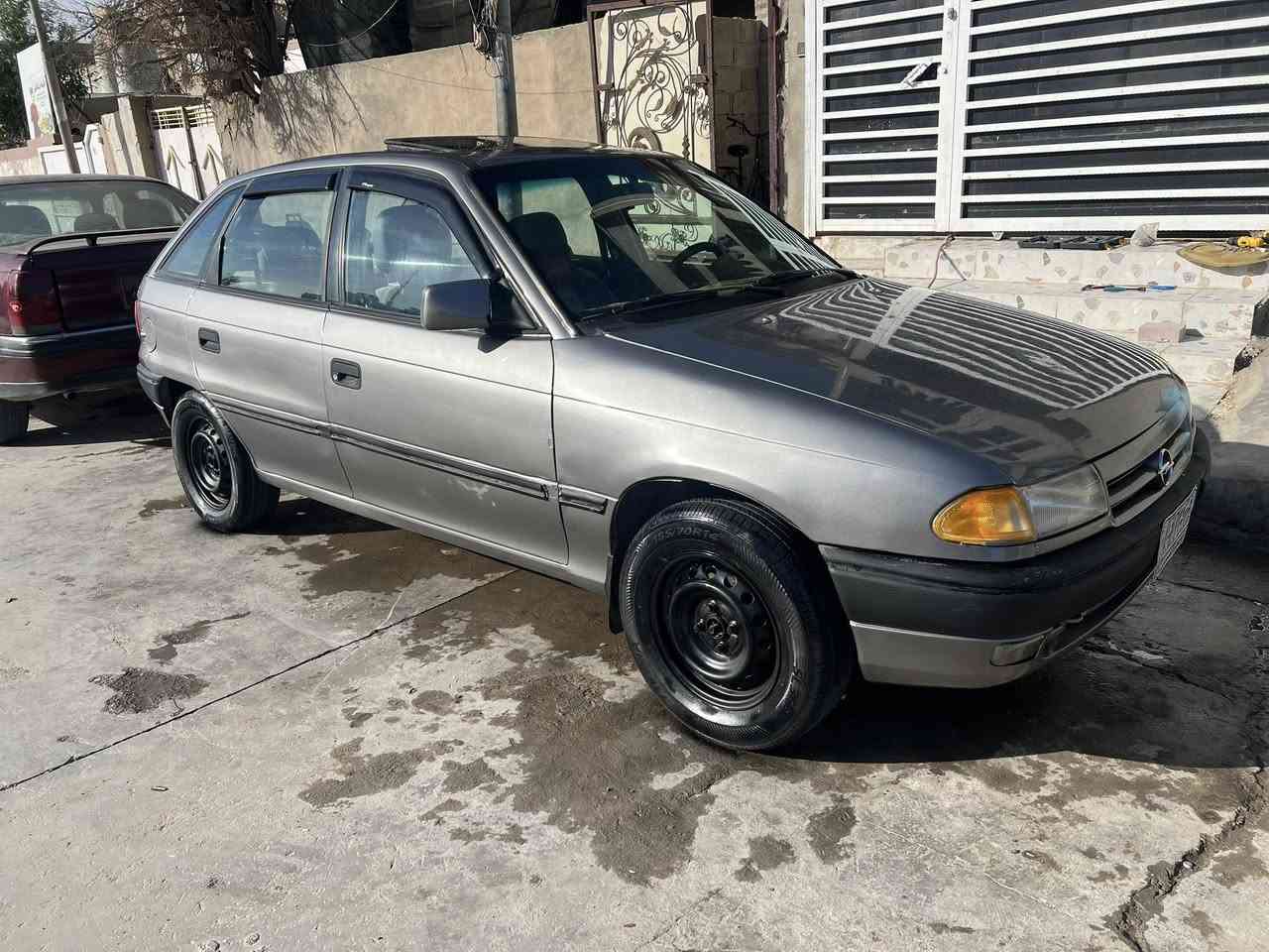 اوبل استرا حجم 18 موديل 92 مشروع وطني كركوك سنوية جديدة دفتر بانزين كير محرك بالشرط لا صرف ولا بخار 4تايرات جديد صدر جديد بريك اي بي اس قفل مركزي سيارة على وضع الشركة كهربائيات كلة شغال حتى كيلو متر يشتغل سيارة قطرة خياس مابيها سيارة تنتة سلايت ***********
