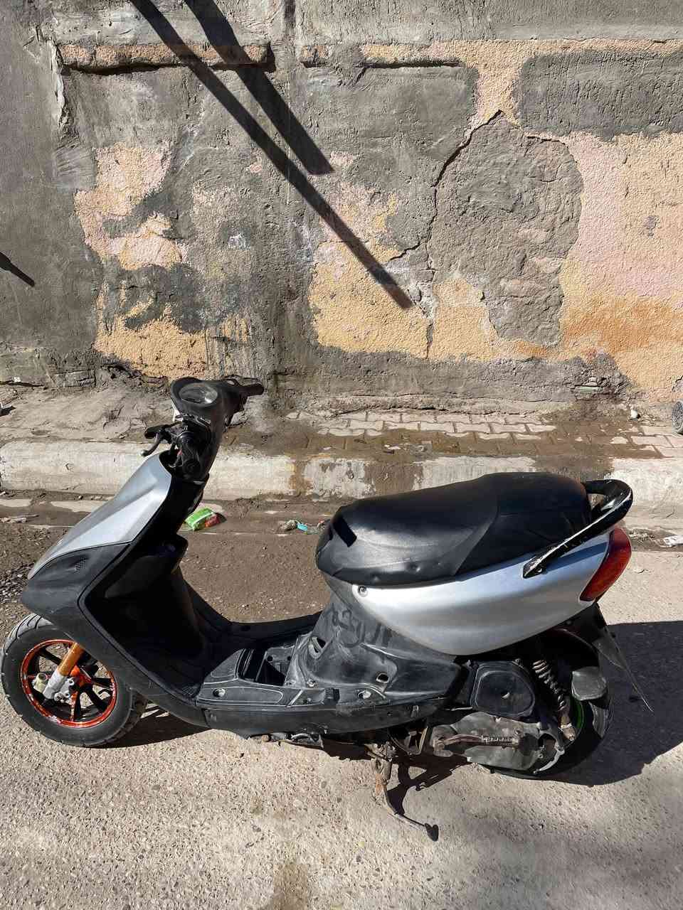 ياالله سلام عليكم من رخصت ابو الكروب دراجه ماكس منغولي دراجه مفتوحه خوش دراجه حلوه تمش دبلات تزويد ويل تزويد دراجه نقصهه باتري كلشي شقال بيه مكينه 49 سوادات ختم واحد السعر 300 وبيها مجال مكاني قرنه شرش 
التواصل.. ***********
