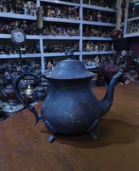 قوري نحاس • قديم • البصرة