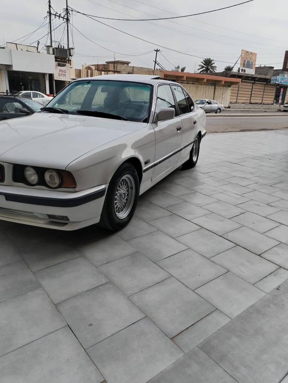 السلام عليكم بيم 525
كير محرك صدر كفاله 
صبغ جماليه بدون ضربه
تخم تاير جديد
بجم عريض
سلايت شغال
كير اتو رقم بغداد تحويل مباشر
المكان بغداد
السعر 51 بيه مجال
***********
