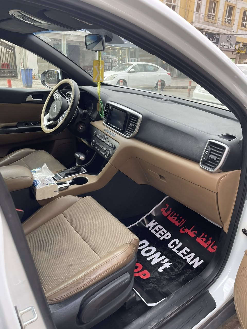 سبورتج خليجي وكاله دوليه
موديل 2020  
حساس امامي خلفي 
كامره 
محرك 2000 الفين دوش 
ماشي 83 الف ع ايدي من زيرو 
داخل عسلي 
رقم بغداد بسمي 
مري كهرباء 
مكان سياره بغداد الدورة شارع ابو طيارة ✈️ 
سعر 197
تلفون ***********
