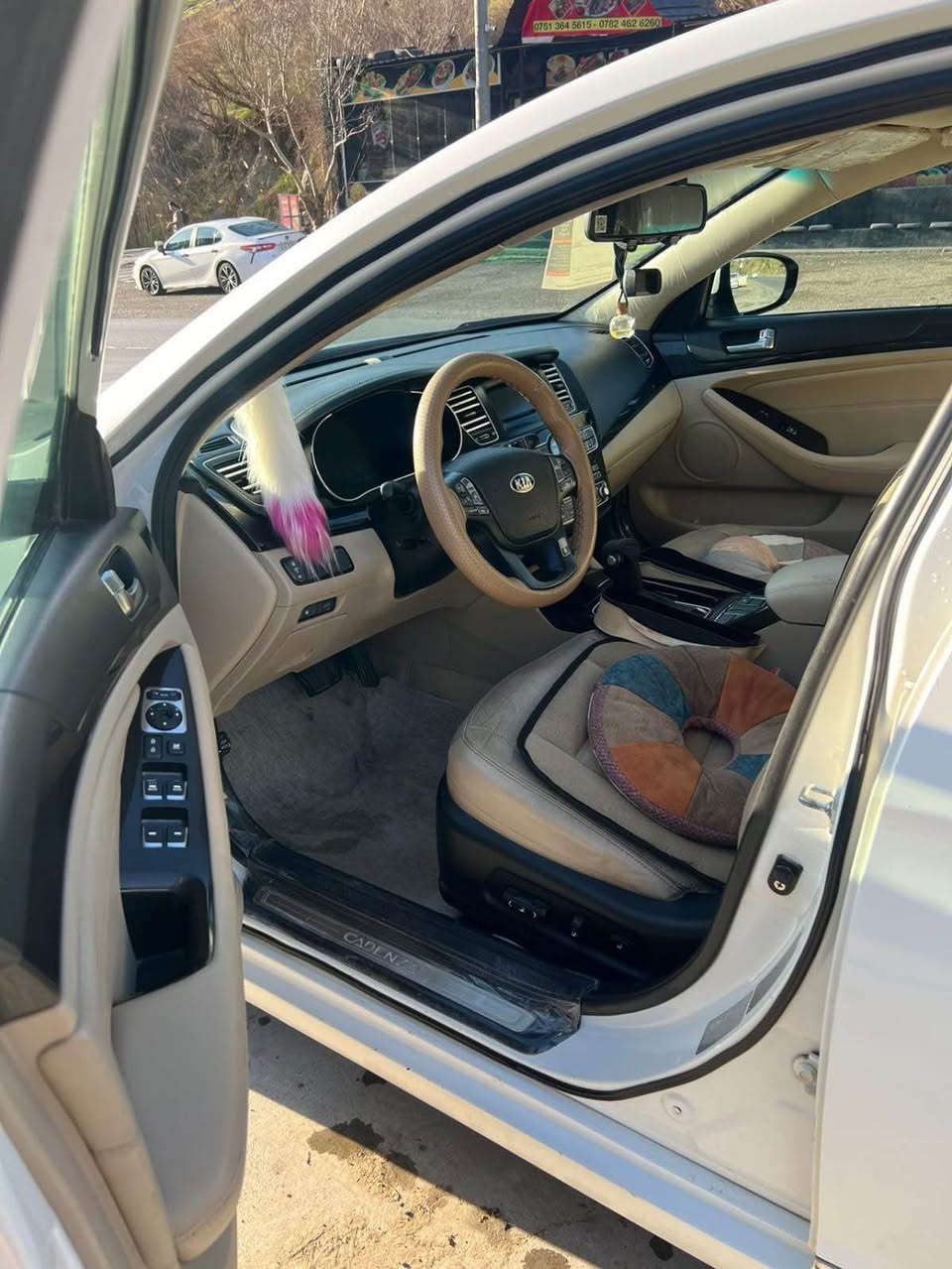 كيا كادئنزا مؤدئل ٢٠١٤پانؤراما بيلاد پةردة ئاوئنة شةفت دةحديل سورحة هةزةو سةنةوي نوئ تايةكاني نوئ  بةناوي خؤمةوةية رةقةم دهؤك چوار رةقةمي ناوزةر ٣پارچةي بؤياغ لاي سةكن چاملغ و دةركةي پيشيو دةركةي دواوة بةس پةم  پةرة شوتةكي تةقيوة سيستةم كراوةتةوة   گؤرينةوةش دةكةم بة ئؤباما يان دؤج باقي دةدةمةوة 
ز م *********** واتس ئاپ ڤايبةر شومان, أربيل
