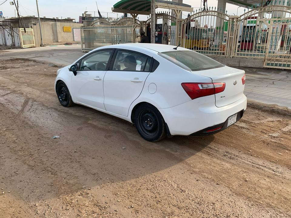 كيا ريو - موديل 2012 خليجي 
بيها 3قطع صبغ دحكات خفيفات
چاملغين خلفيات وباب السايق موجودة صورة السونار
محركها 1600 ماشية 200 الف بسم نسيبي
تبريد وتدفئة فول كير ومحرك مكفولات
ادامة عامة مسويلها
للاستفسار الاتصال على الرقم 
*********** عمارة, ميسان
