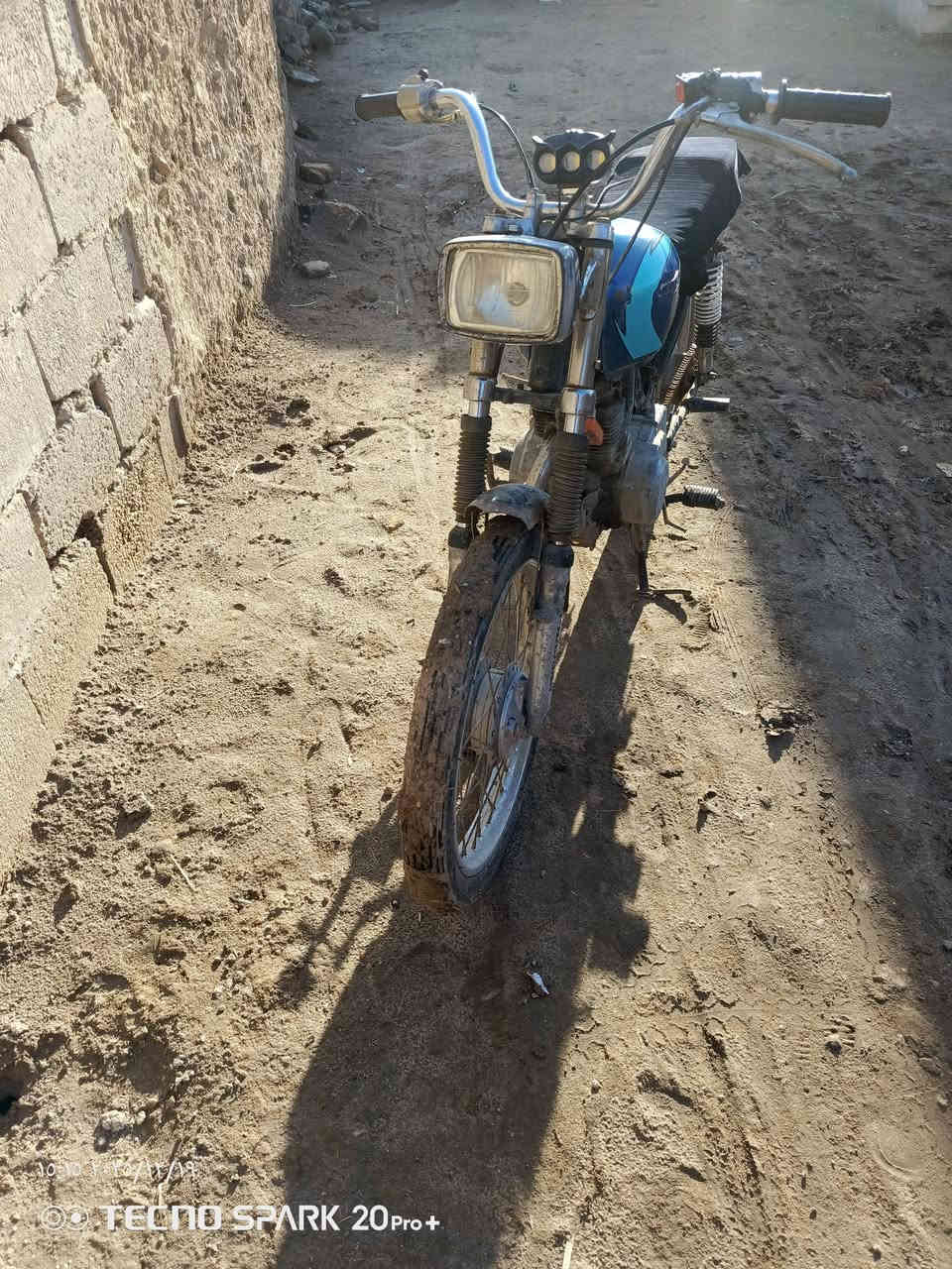 السلام عليكم دراجة اربعه كير( كايمة)
العنوان ديوانية غماس السعر 100 //***********
