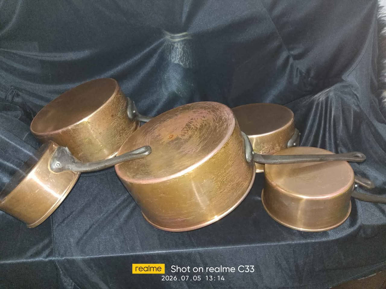 Série de casseroles en cuivre avec une couche étamé سيدي بلعباس, الجزائر


**إذا كنت صاحب هذا الإعلان وتريد حذفه لأي سبب، رجاءا أرسل رسالة إلى الدعم الفني**