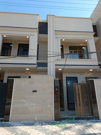 للبيع مشتملات حديثه تسليم مفتاح مساحة ١٠٠م الشعب عدن خلف جامع الجهاد ب...