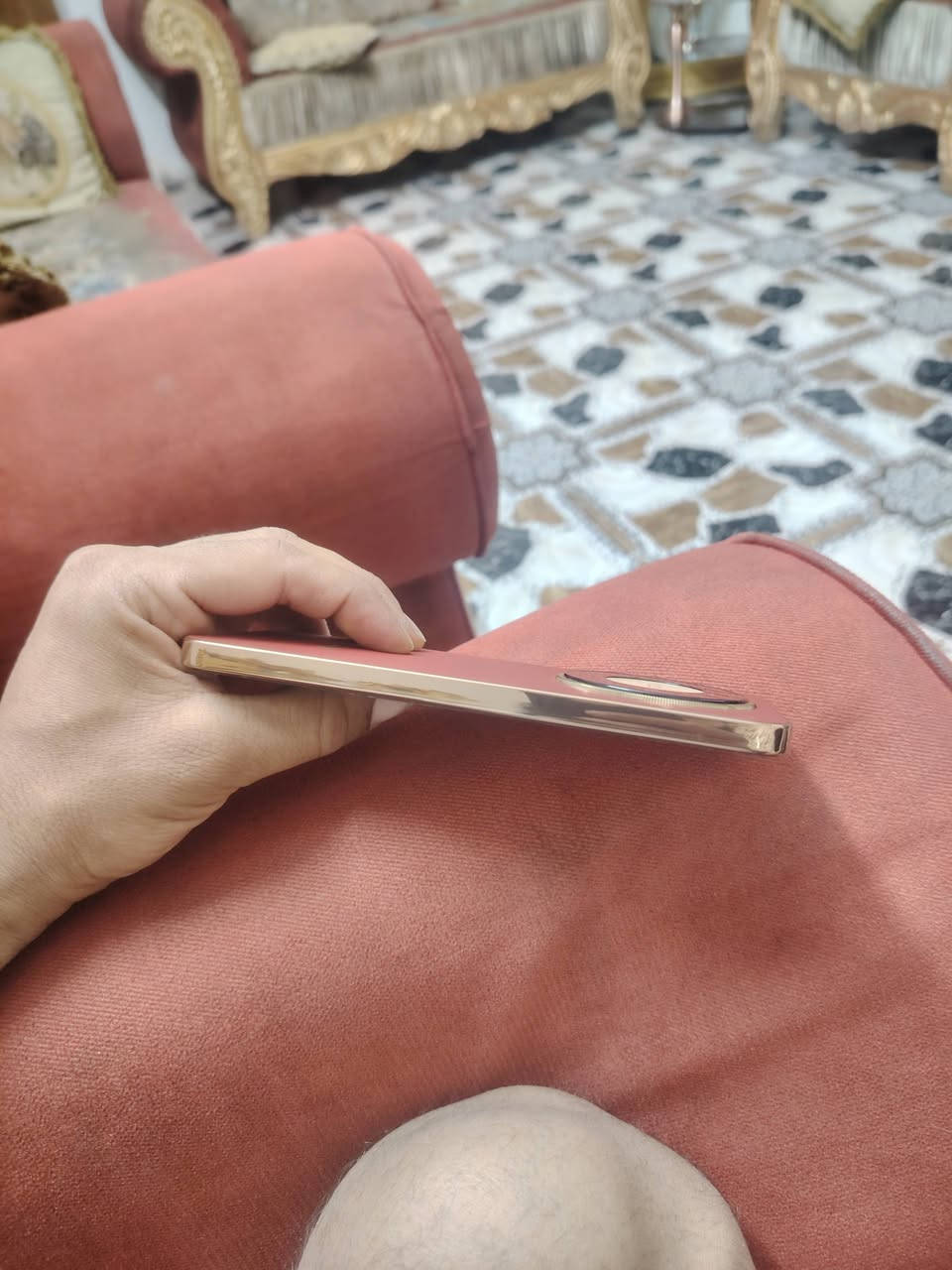 السلام عليكم.  جهاز للبيع هونر X9D صار شهر من ماخذه وكع مني بشغل وصارت هاي طكعه سوده وااريد ابيعه  كله شغال لمسه شغال وكلشي مابي غير هاي الطكعه سوده بشاشه ولياخذه من لبيت واي شكال بي يرجعليا رقم واتساب ***********  مكاني لدوره قرب فلكه ابودشير
