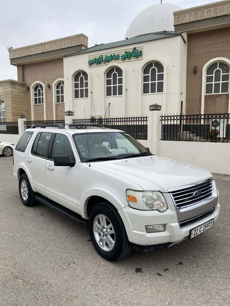 فورد اكسبلور موديل 10 خليجي فول مواصفات رقم و سنه وي تازه يه به ناوي خومه جاهزه ته نها 82 هه زار رويشتيه 
فورد اكسبلور موديل 10 خليجي فول مواصفات رقم و سنه وي جديد بسمي ماشيه 82 جاهز مكاني اربيل *********** واتساب أربيل, العراق
