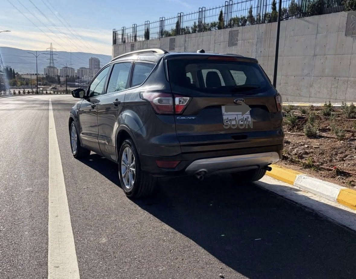 السلام عليكم مراوس بسيارة ناصيةفورد سكيب نظيفة جداً 2018 رقم اربيل سنوية منتهية قبل اشهر تحويل مباشر 
مكينة1500تيربو مكفولة كير ومكينة لا فتح ولاتبخير جاهزة 
كهربائيات مملعوب بيها 
ضربها صندوك موضحة بلصور
صبغ بنيد فقط 
عضمتها حلوة 
تنكر وتطلع سعرها120
رقم***********
مكانها بغداد الاعظمية
