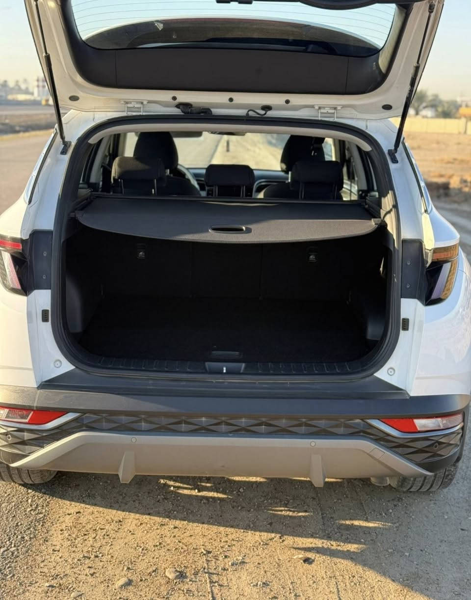 ⭐ هيونداي توسان 2023 - خليجي ⭐
⚠️ السيارة بحالة الوكالة - كفالة تامة ⚠️
✅ الضمانات الفنية:
▪️ كفالة عامة: (صبغ + ضربة + غرق) كفالة قطعية.
▪️ المحرك: محرك مقفول وبحالة الوكالة 100%.
▪️ البدن: نظيف جداً (فقط بارد شبرين بين البابين جهة اليمين).
▪️ الداخلية: نظافة فائقة (بريحة الوكالة).
✅ المعلومات العامة:
▪️ الموديل: 2023.
▪️ الممشى: 72,000 كم.
▪️ الوارد: خليجي.
▪️ الرقم: بغداد (انكليزي الدولي) - تحويل مباشر.
✅ المواصفات (فول عدا الفتحة):
▫️ بصمة تشغيل + بصمة أبواب + تشغيل عن بعد.
▫️ شاشة كبيرة + شاحن وايرلس (Wireless).
▫️ كاميرا HD + حساسات أمامية وخلفية.
▫️ لايتات LED + مري شفط + إشارات بالمري.
▫️ نظام (Auto Hold) + مثبت سرعة.
▫️ ويل كب حجم كبير + تخم تاير جديد.
💰 السعر المطلوب: 208 ورقة ($20,800)
📍 الموقع: بغداد ناحية الرشيد
📞 للاتصال/***********
:
