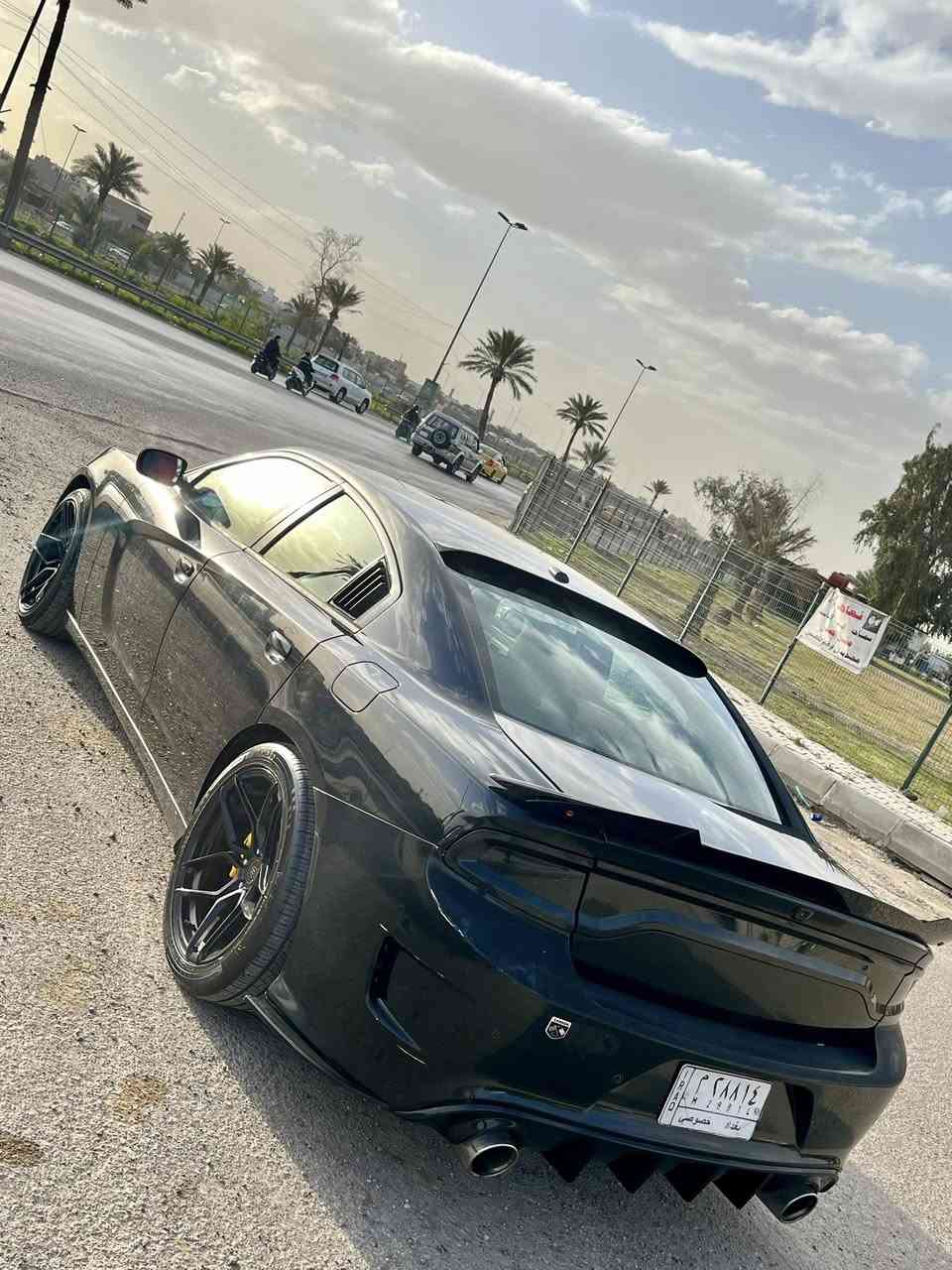 السلام عليكم جارجر كندي موديل  sxt15 رقم بغداد هزة جديدة.
مواصفات شاشة جبيرة شفتات حساسات خلفية كشن كهرباء وياله روهان اصلي دعاميات srt اصليه
سبايدرات شفتات ستيرن بنيد 3 فتحت اسود طافي اصلي محرك 3600 ماشية 110 حقيقي سيارة كاملة ما نقصه شيء مبدل فقط بنيد بدون دواخل بدون قطرة صبغ 
تو ويل السيارة السعر166 بيه مجال مكاني بغداد ***********
