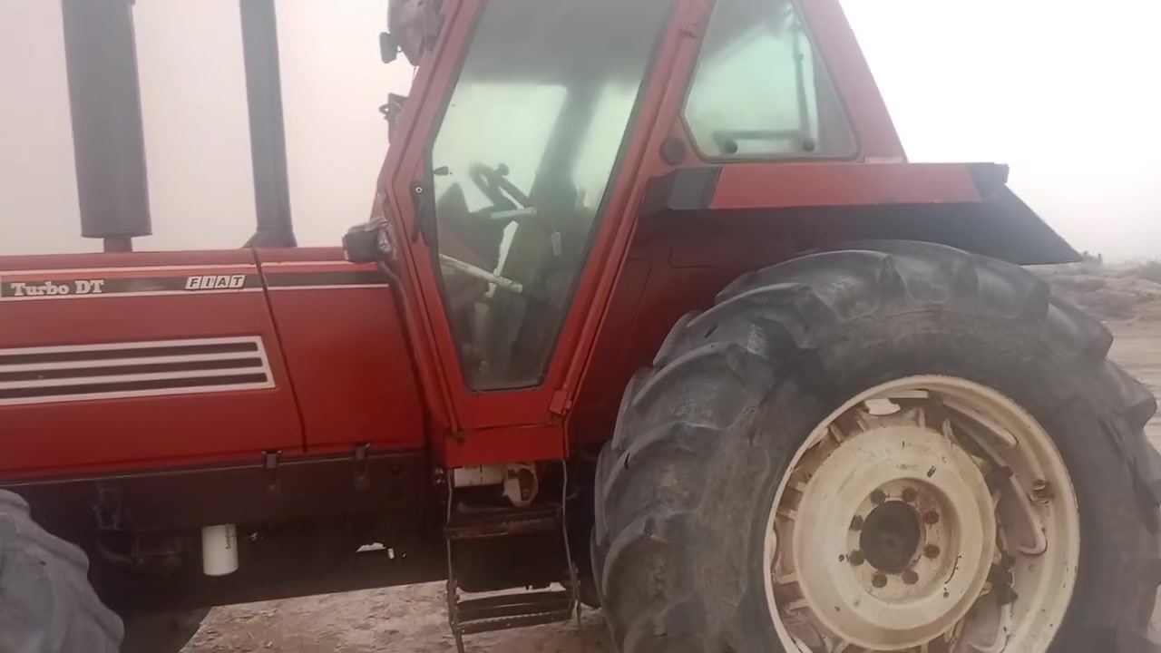 السلام عليكم البيع مكينه فيات 160فول عادي اكسن بارز تكمه عريضه قماره حمره نضافه فول ما مفتوح برغي فيها موديل 95 الاستفسار على هذلي ارقام ***********/***********
